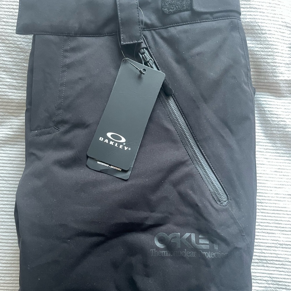 Oakley Women's Insulated Pant - Picture 4 of 8